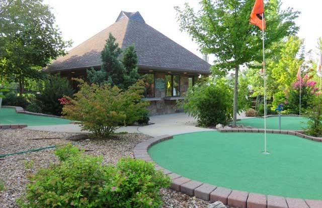Brookside Miniature Golf in Branson, Missouri